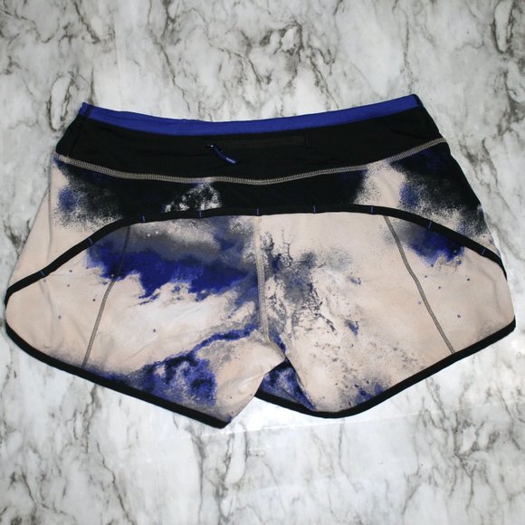 LULULEMON Shorts Milky Way Multi Print Run Speed Yoga Size 6 - Picture 3 of 4